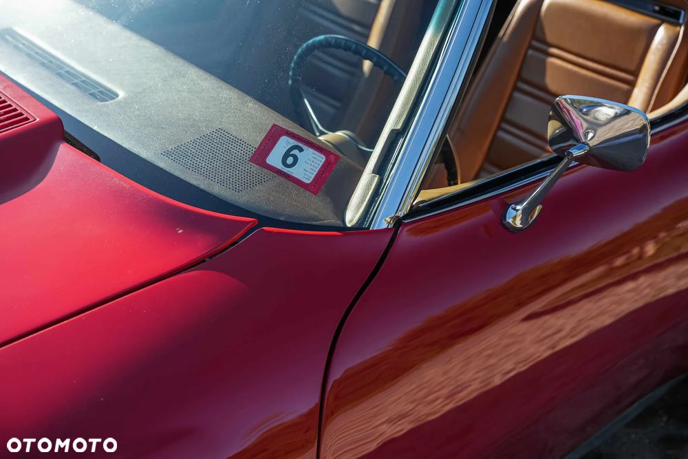 Chevrolet Corvette - 13