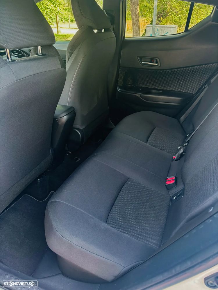 Toyota C-HR 1.8 HSD Comfort+P.Style - 19