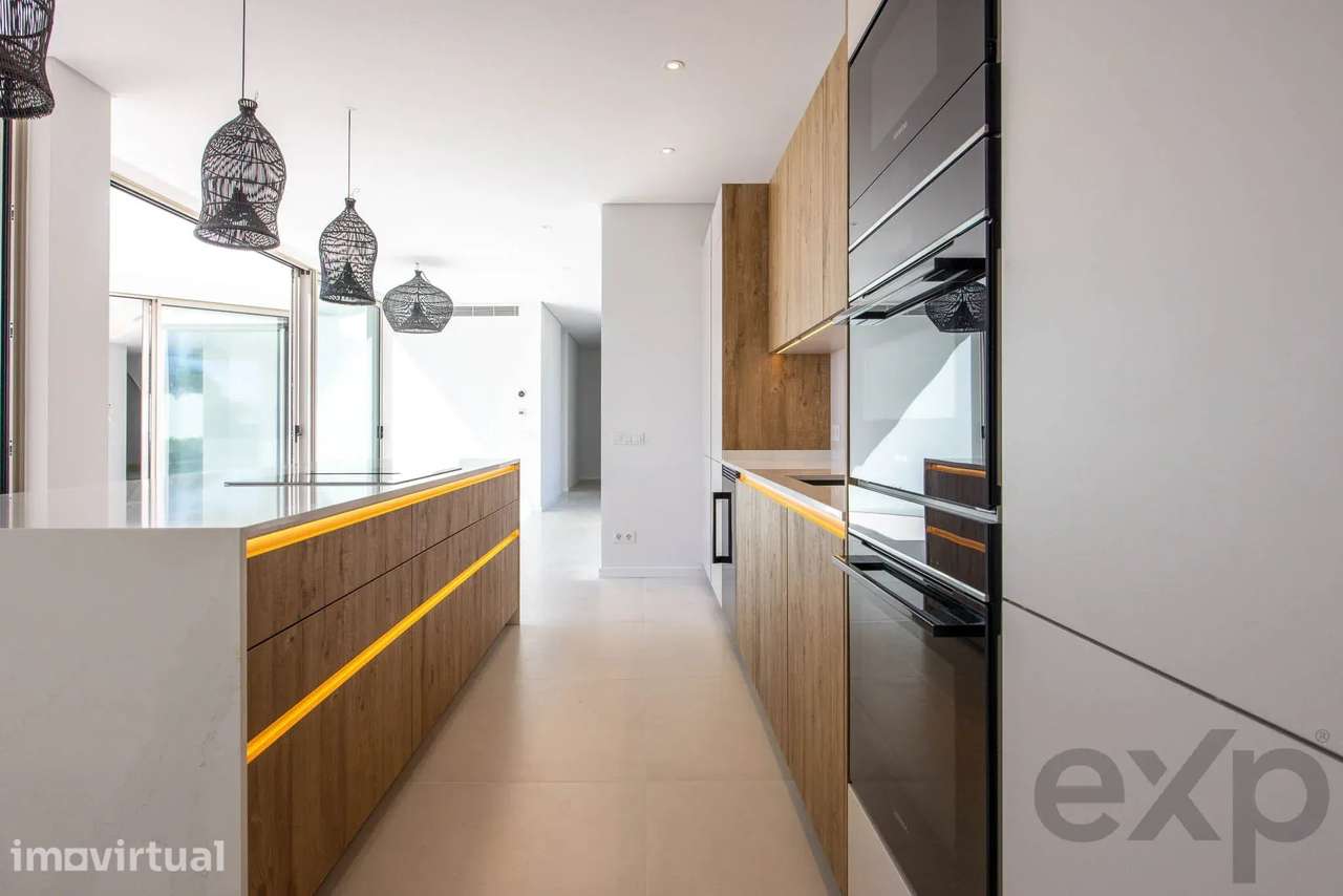 Moradia T4 nova de luxo com piscina e sauna, Lagos - Grande imagem: 4/40