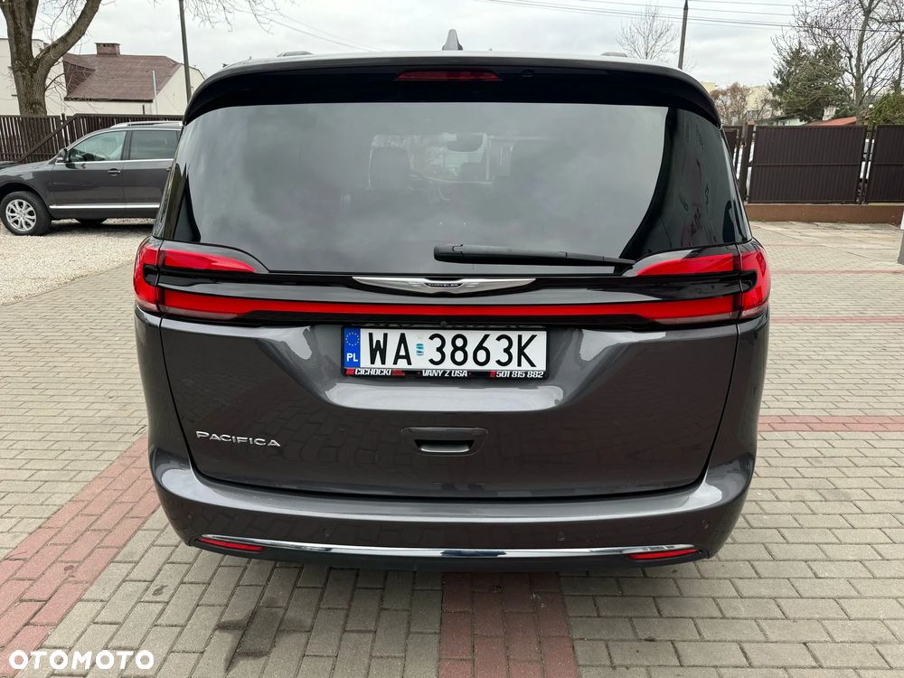 Chrysler Pacifica - 5