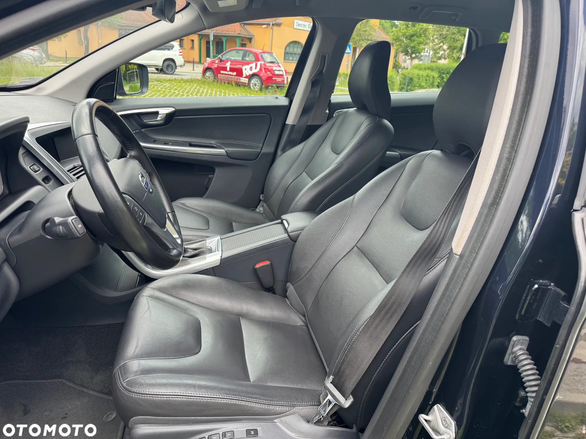 Volvo XC 60 D5 AWD Summum - 11