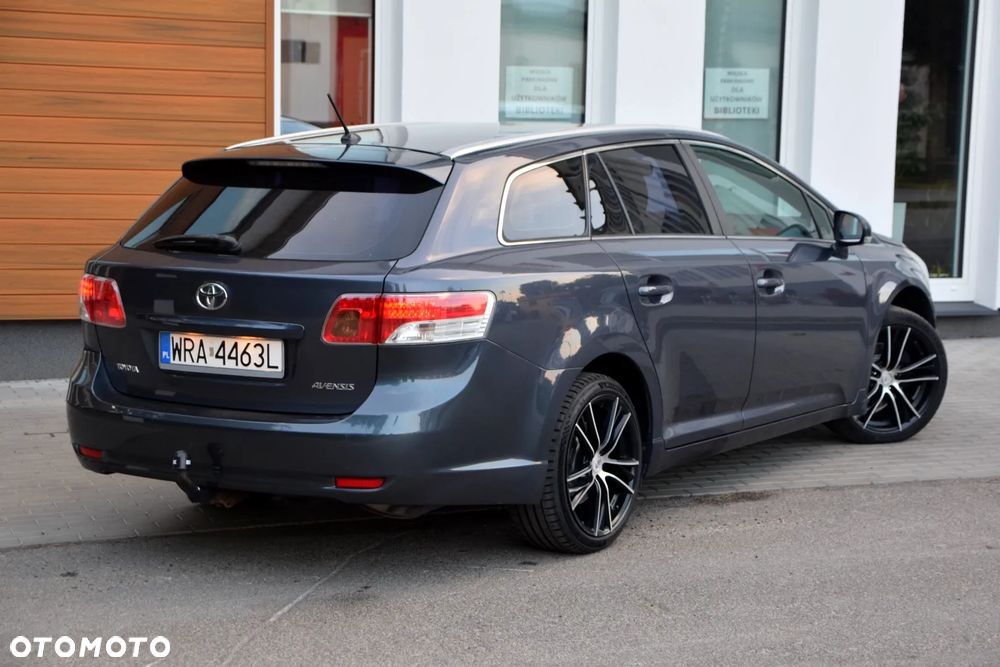 Toyota Avensis 1.8 Sol - 14