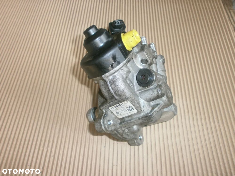 POMPA WTRYSKOWA 04L130755D 1.6 2.0TDI VW SKODA SEAT AUDI - 1