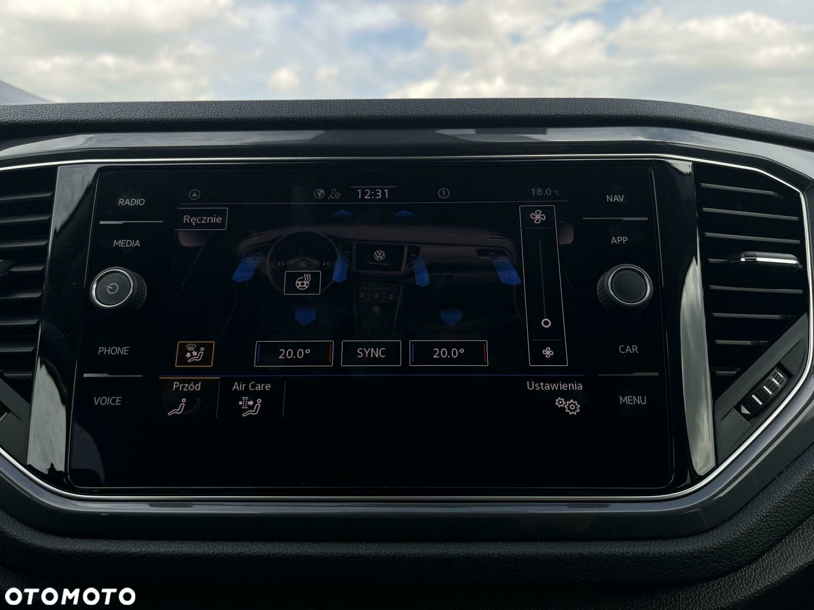 Volkswagen T-Roc - 23