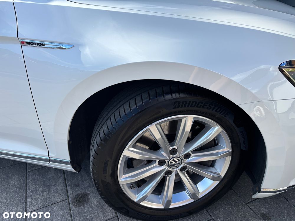 Volkswagen Passat 2.0 TDI Bi-Turbo BMT 4Mot Highline DSG - 8
