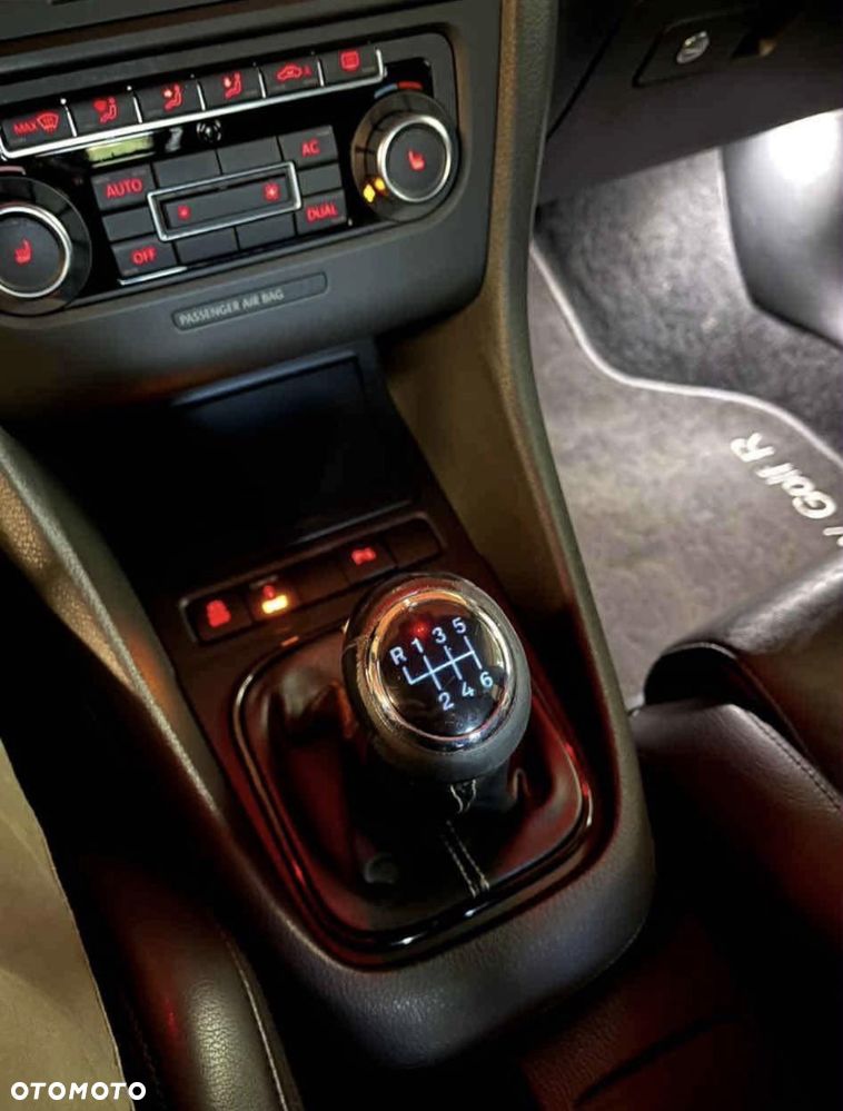 Volkswagen Golf - 20