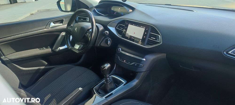 Peugeot 308 - 7