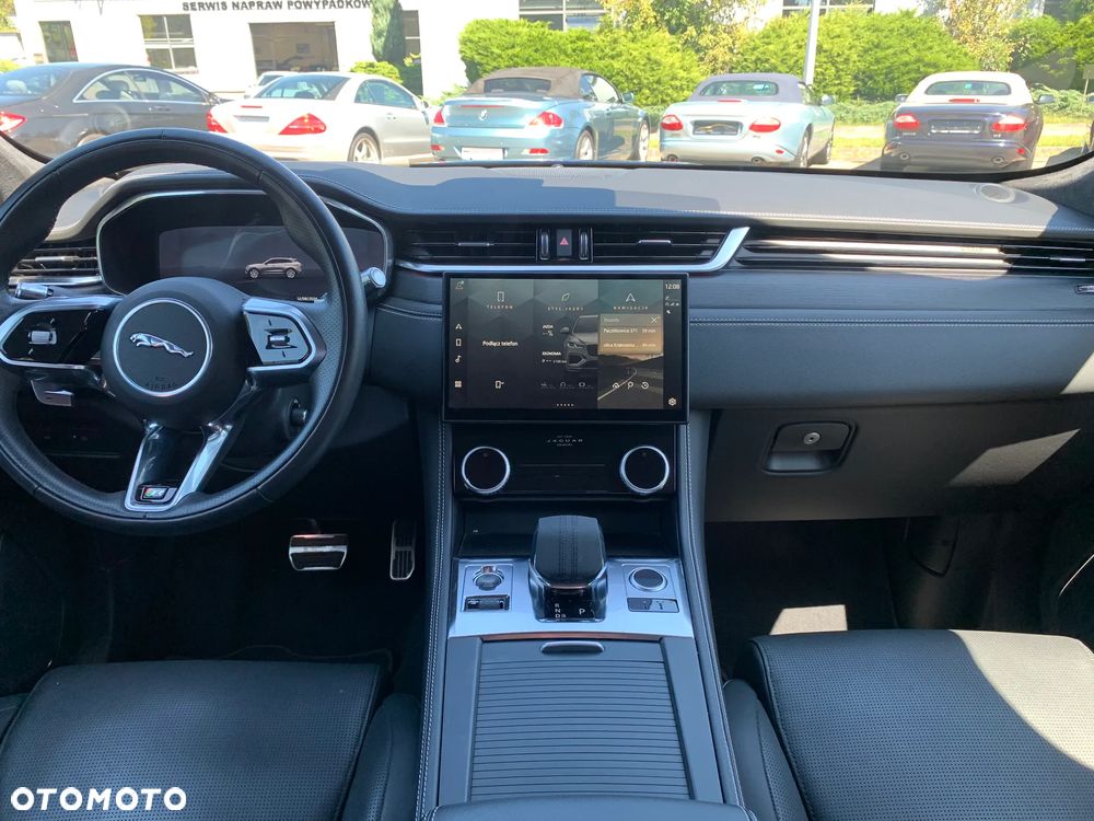 Jaguar F-Pace - 16