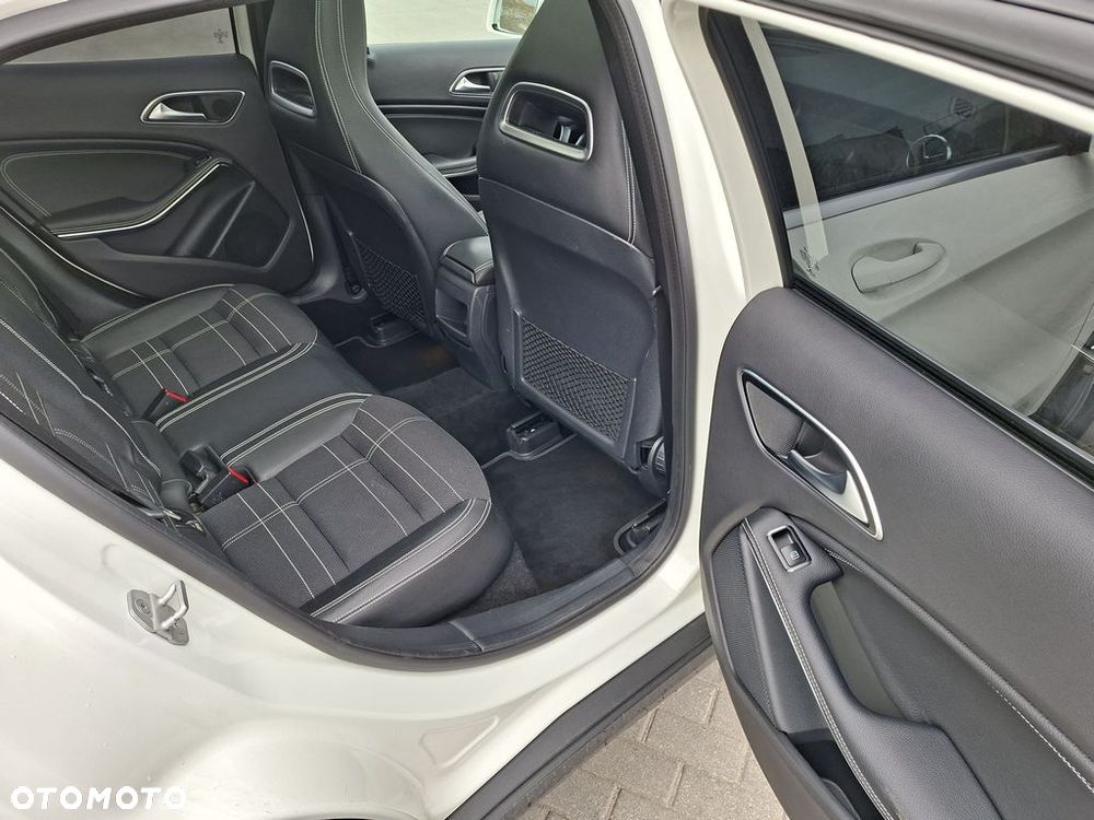 Mercedes-Benz GLA 250 4-Matic - 17