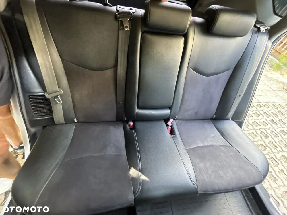 Toyota Prius - 12
