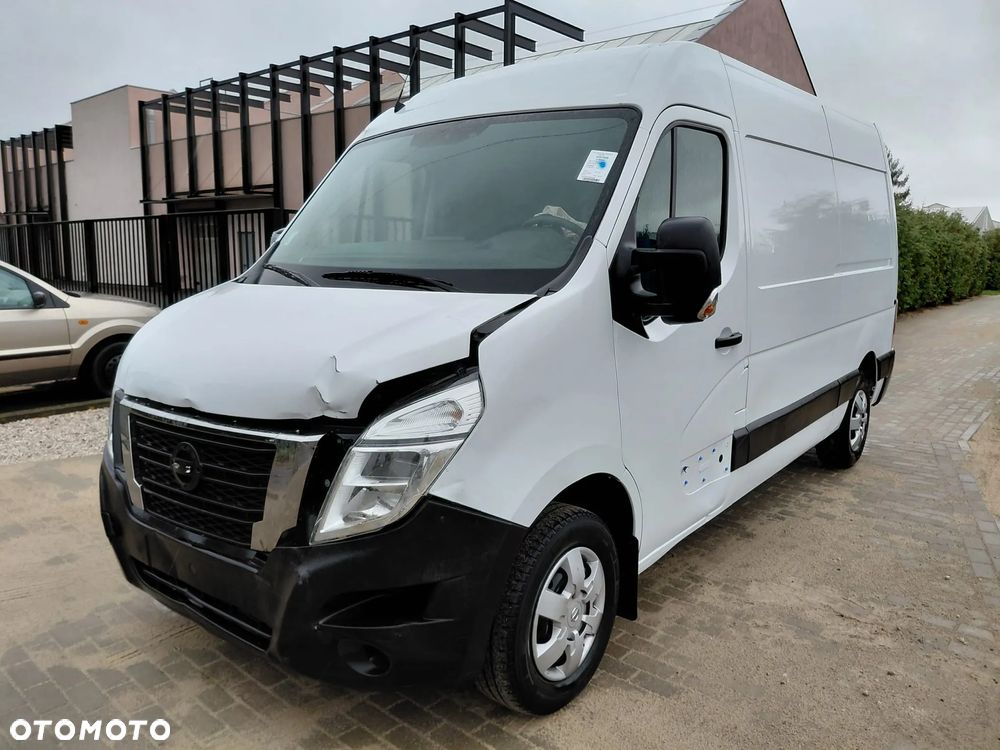 Nissan Interstar - 3