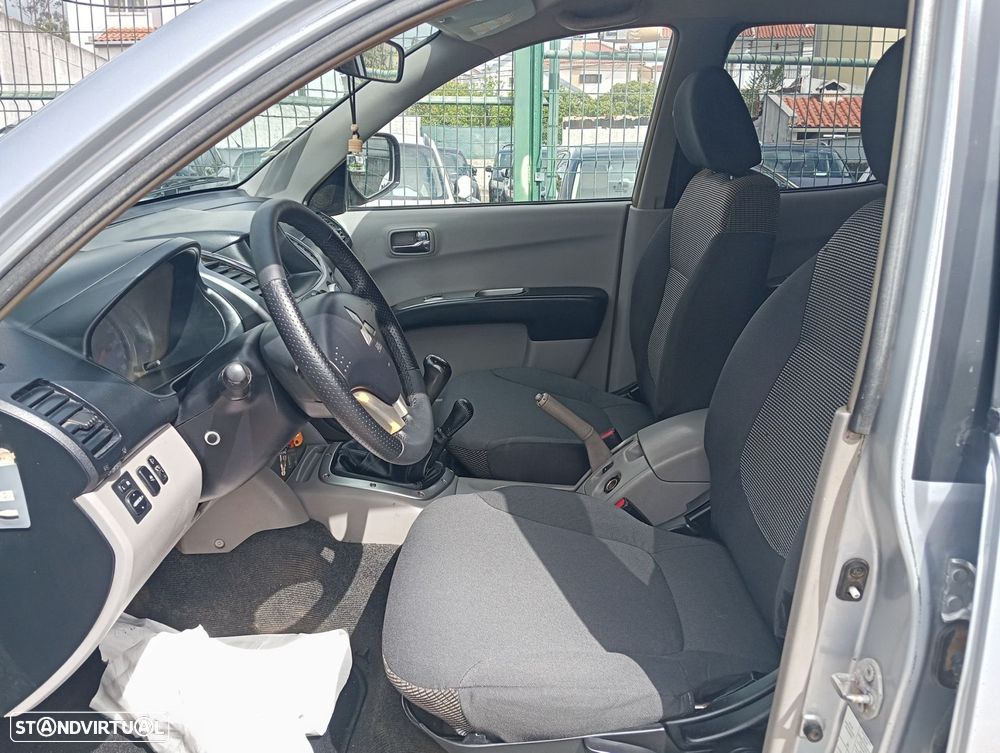 Mitsubishi L200 2.5 DI-D CD Invite AC 4WD - 7