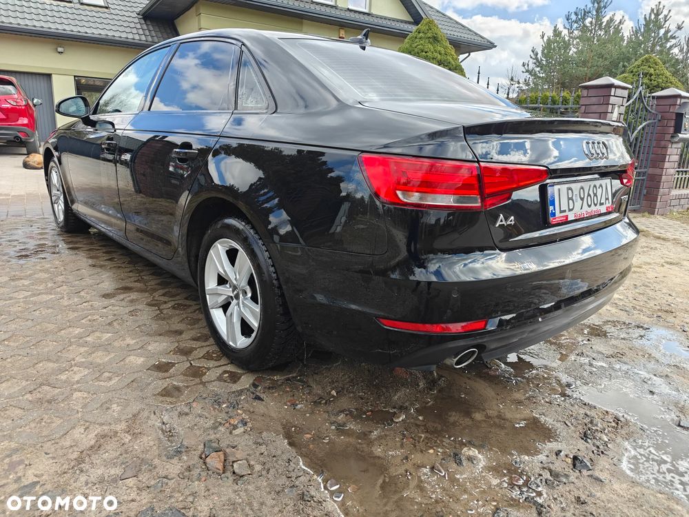 Audi A4 Limousine - 4