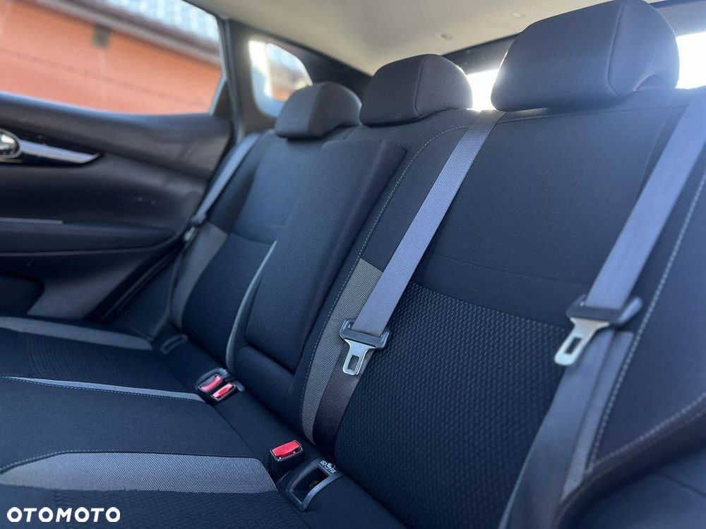 Nissan Qashqai 1.3 DIG-T N-Connecta EU6d - 38