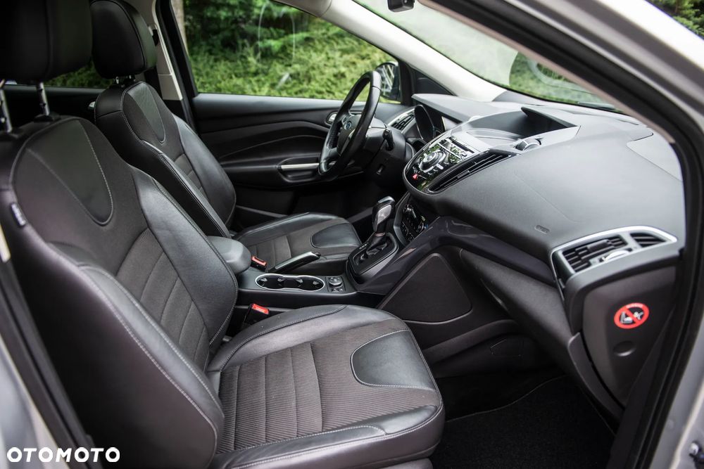 Ford Kuga 2.0 TDCi 4x4 Titanium - 24
