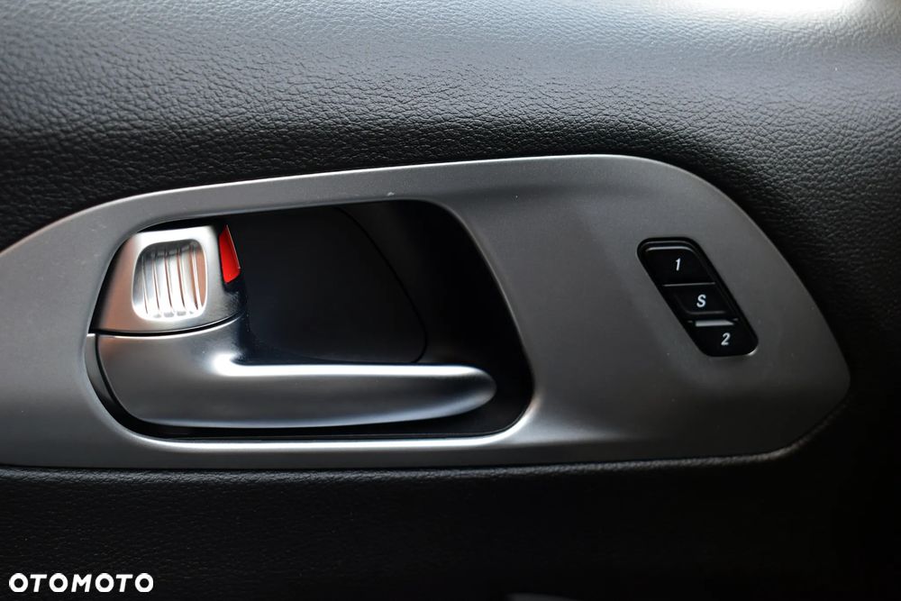 Chrysler Pacifica - 19