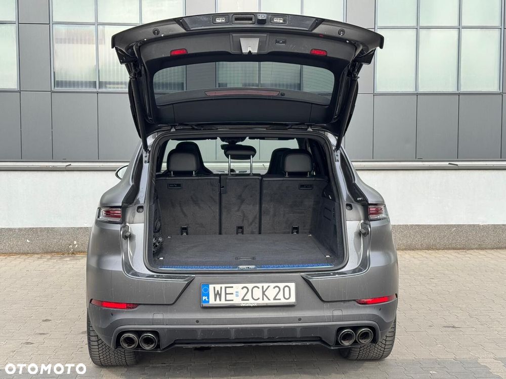 Porsche Cayenne - 14