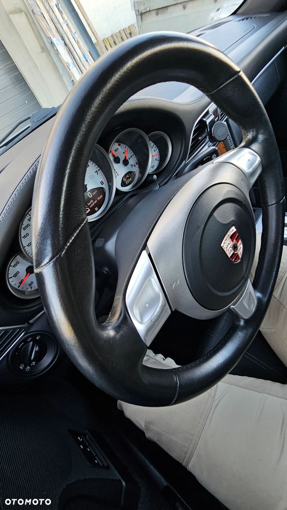 Porsche 911 Carrera 4 S Tiptronic - 16