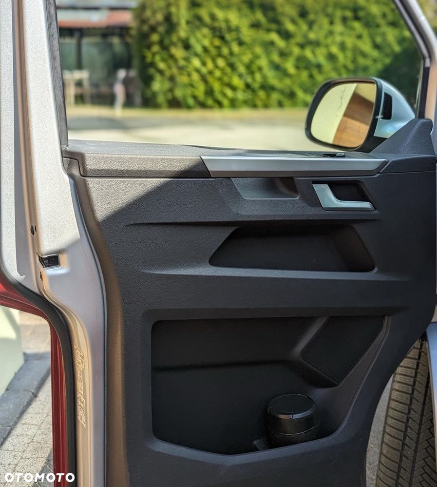 Volkswagen Multivan - 5