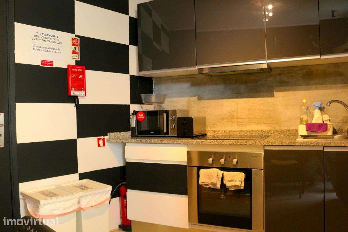 Quarto - localizado em Paranhos Porto - Grande imagem: 4/30