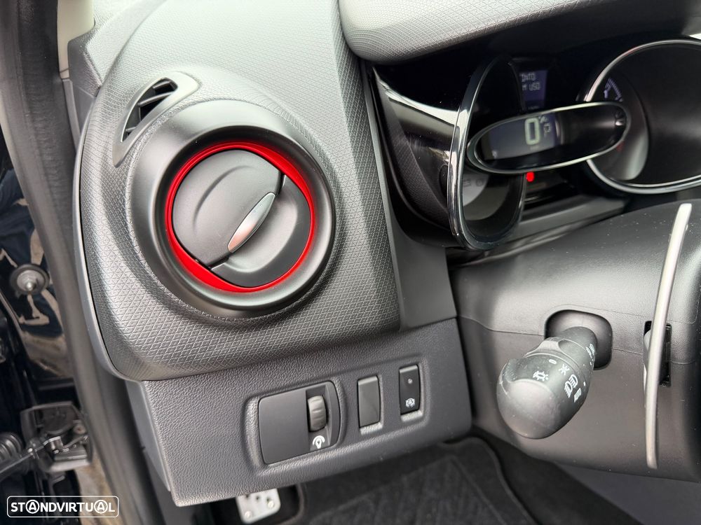 Renault Clio TCe 220 EDC R.S. Trophy - 28