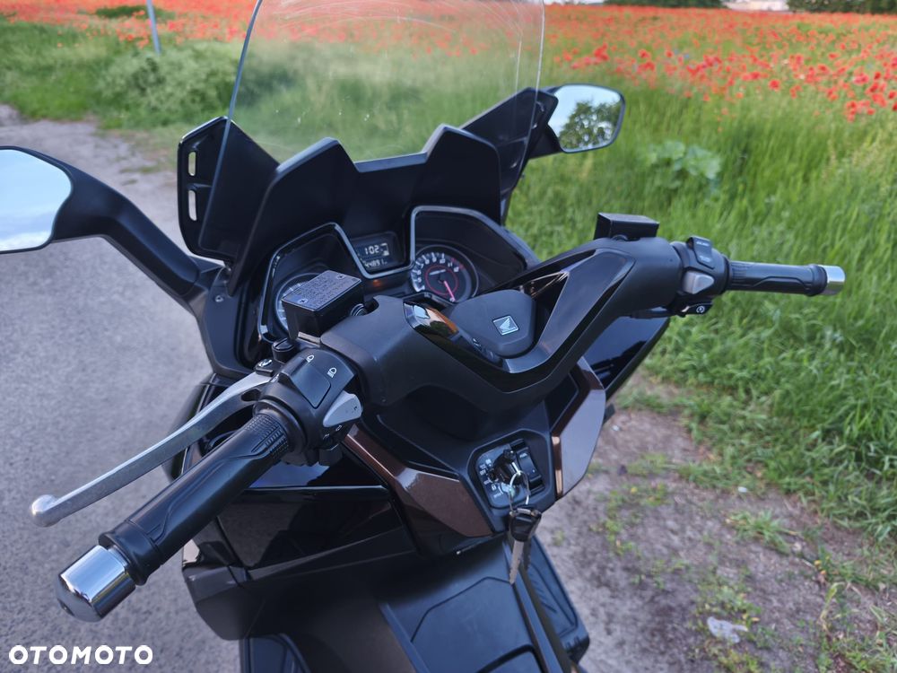 Honda NSS - 8