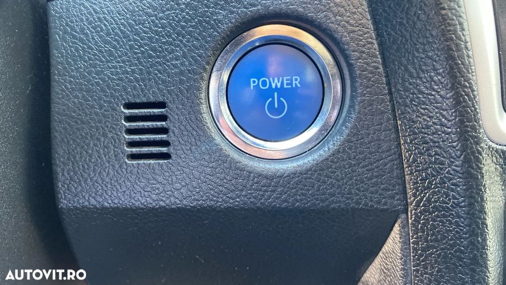 Toyota Auris 1.8 L VVT-i HSD Sol - 16