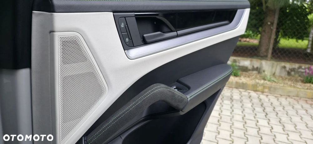 Porsche Cayenne - 23