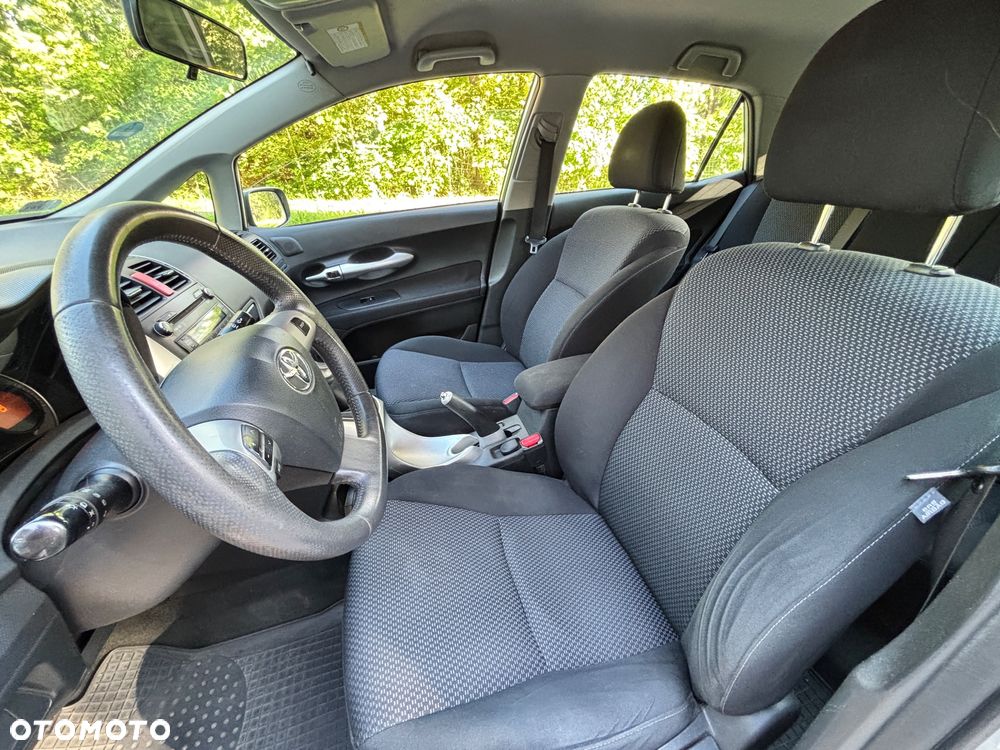 Toyota Auris 1.6 2010 - 9