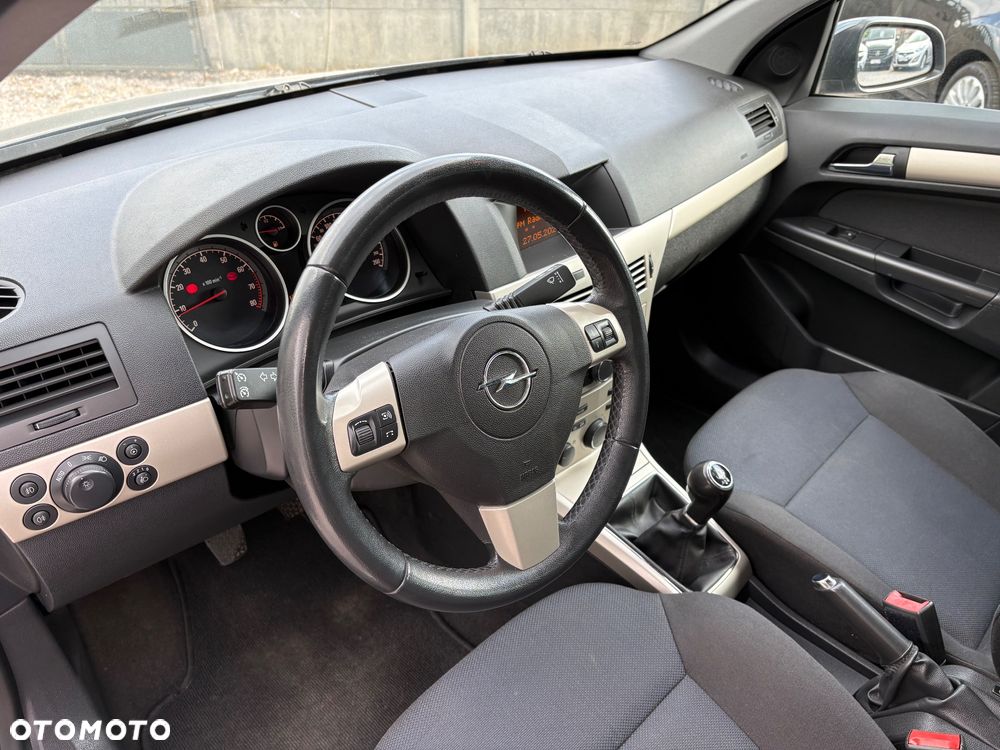 Opel Astra 1.6 Design Edition - 22