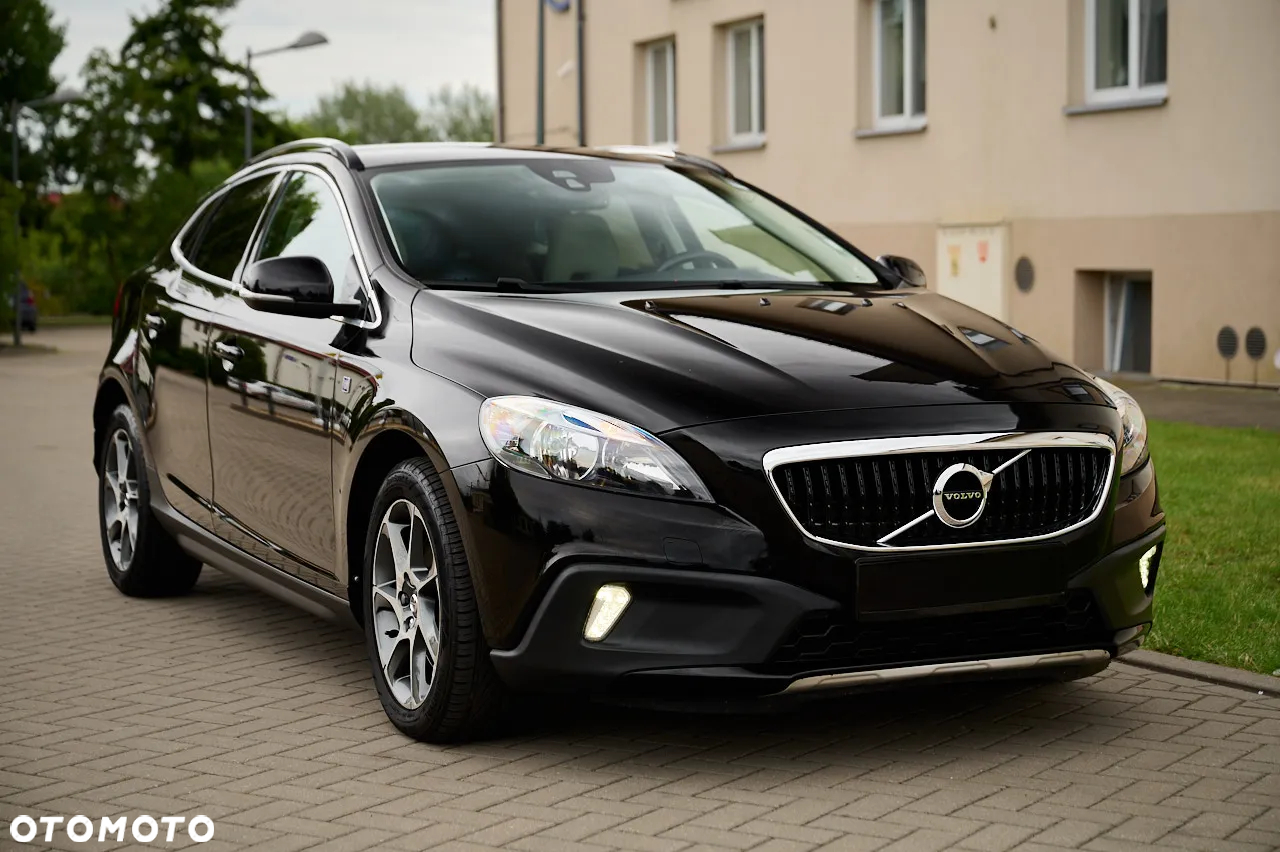 Volvo V40 Cross Country D2 Drive-E Ocean Race - 13