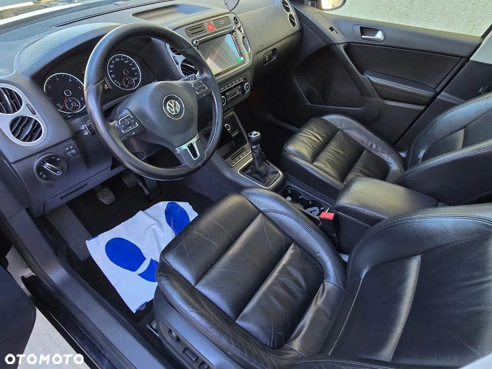 Volkswagen Tiguan - 12