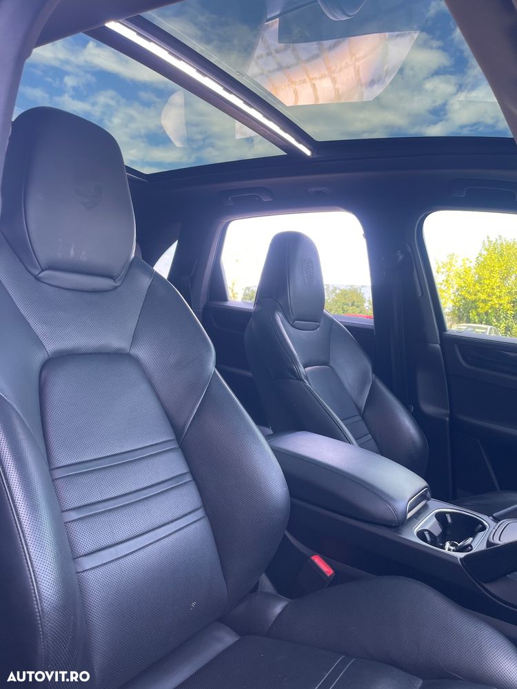 Porsche Cayenne Tiptronic S Platinum Edition - 37