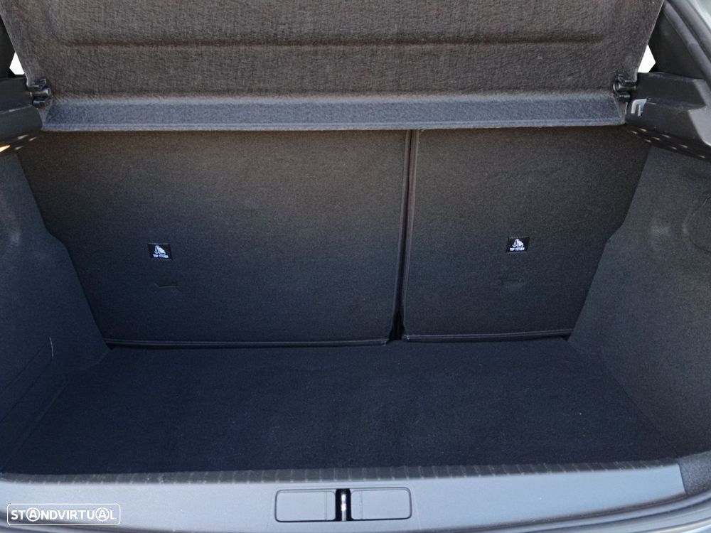 Peugeot 208 PureTech 130 EAT8 GT Pack - 12