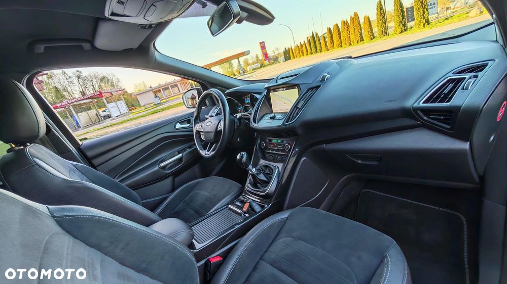 Ford Kuga 2.0 TDCi 4x2 ST-Line - 23