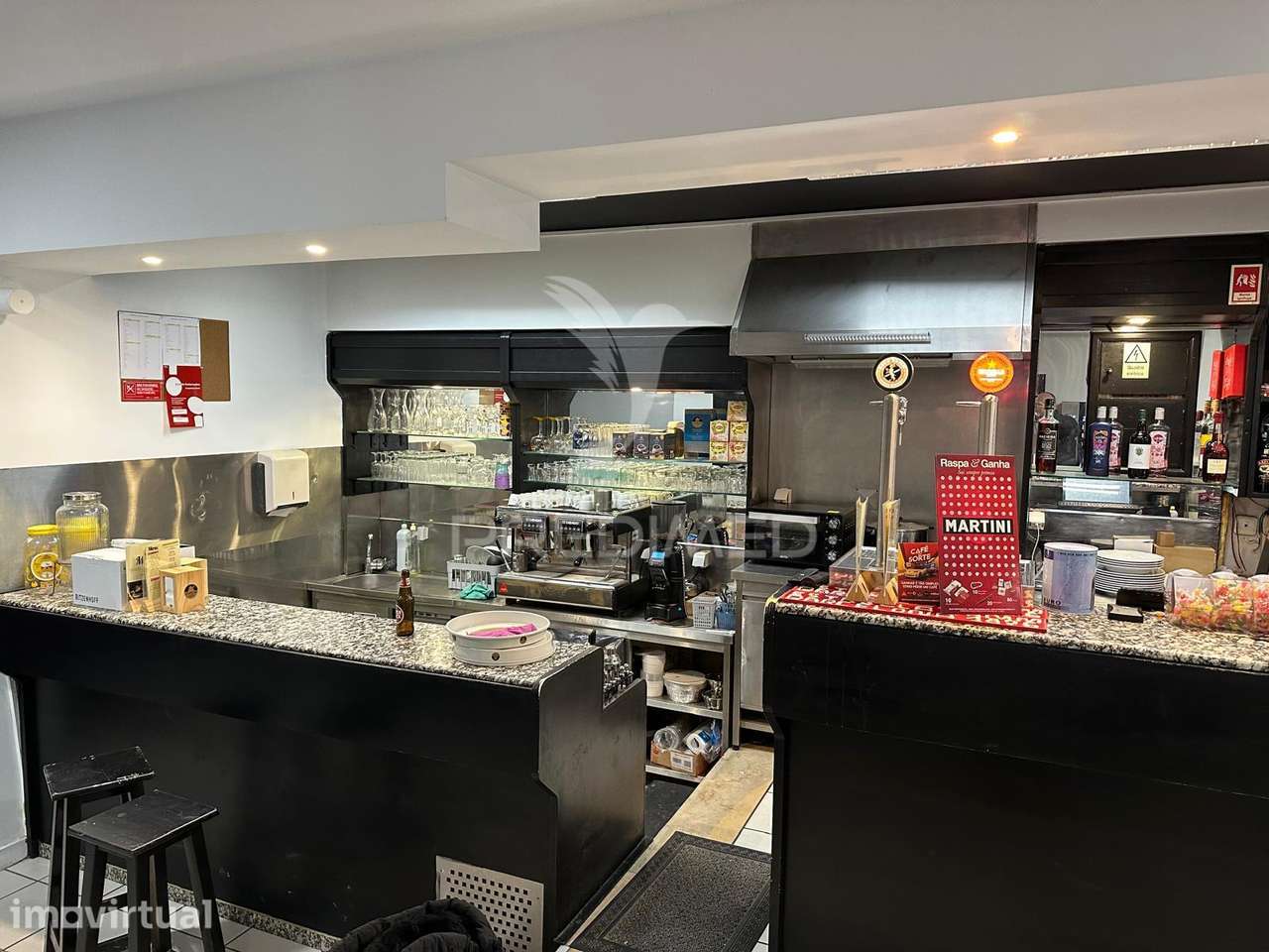 Oportunidade Única: Trespasse de Café/Bar em Zona Universitária - Grande imagem: 2/7