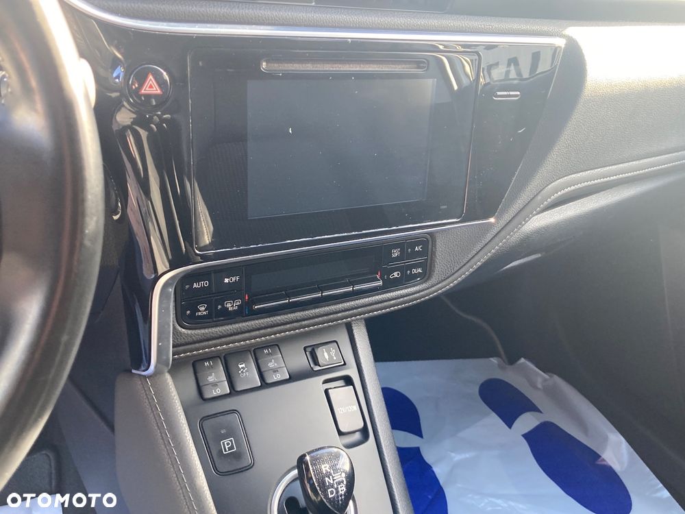 Toyota Auris 1.8 VVT-i Hybrid Automatik Edition - 11