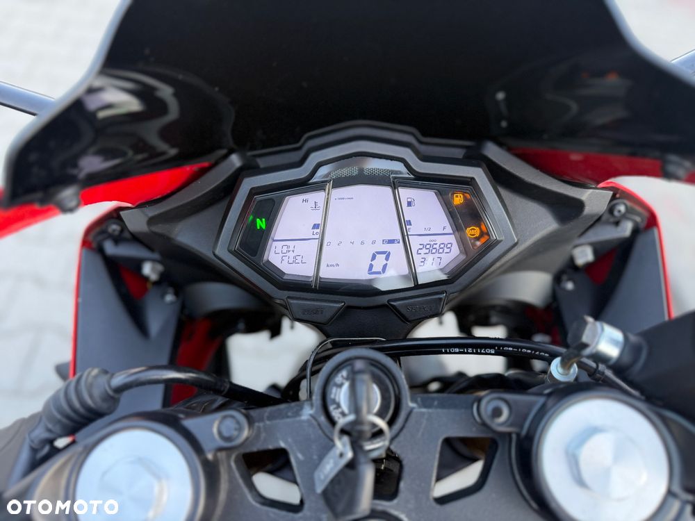 Yamaha YZF - 29