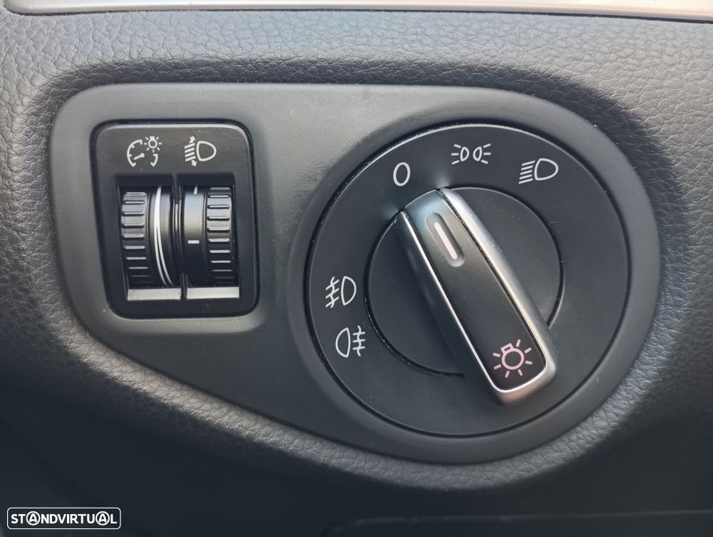 VW Sharan 2.0 TDI Confortline - 11