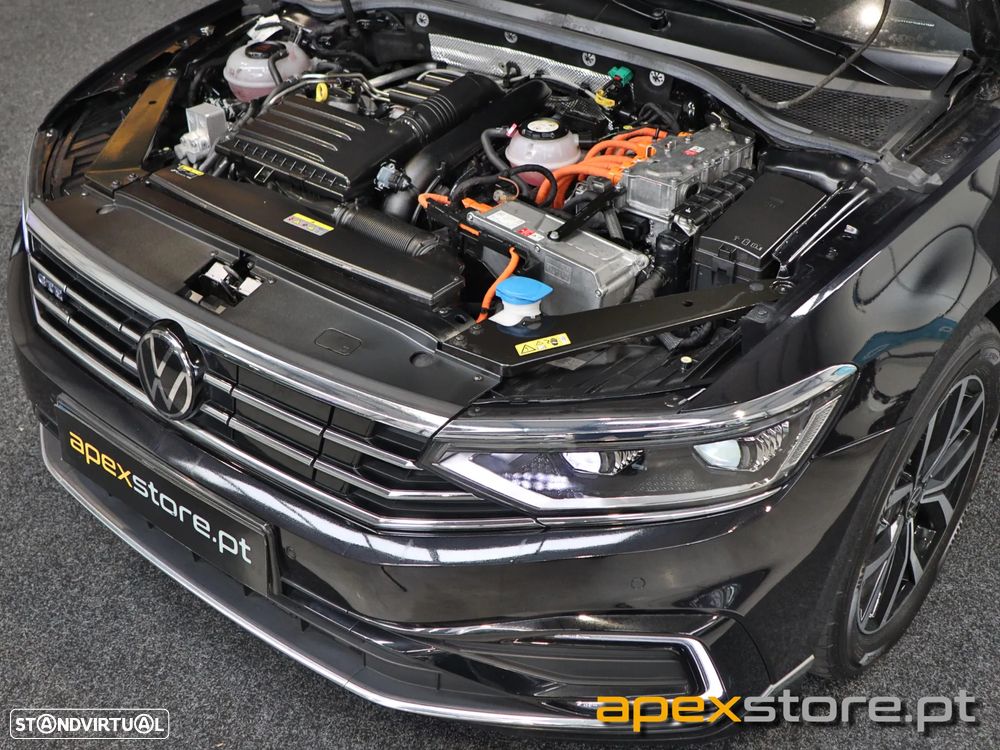 VW Passat Variant - 13