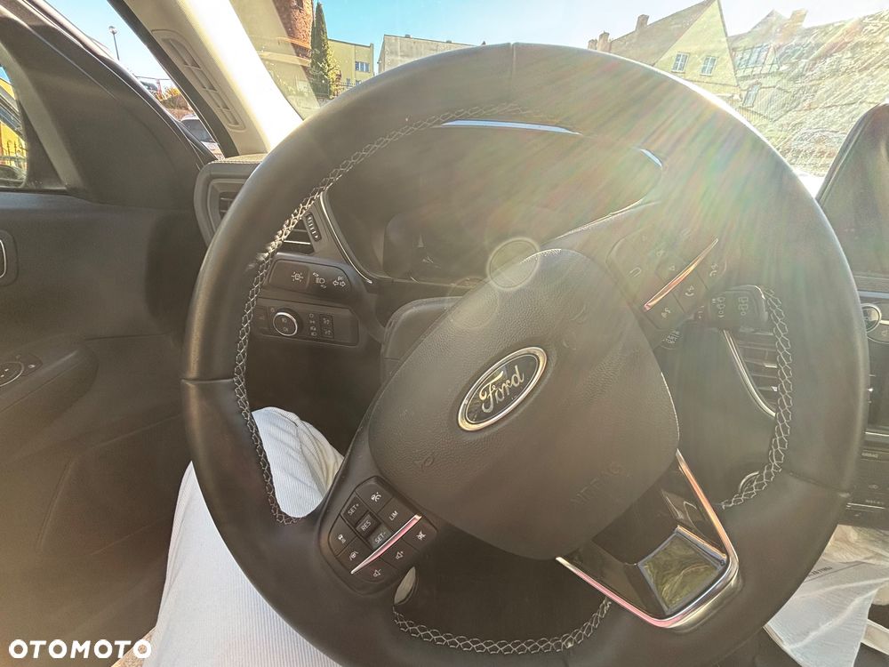 Ford Kuga - 15