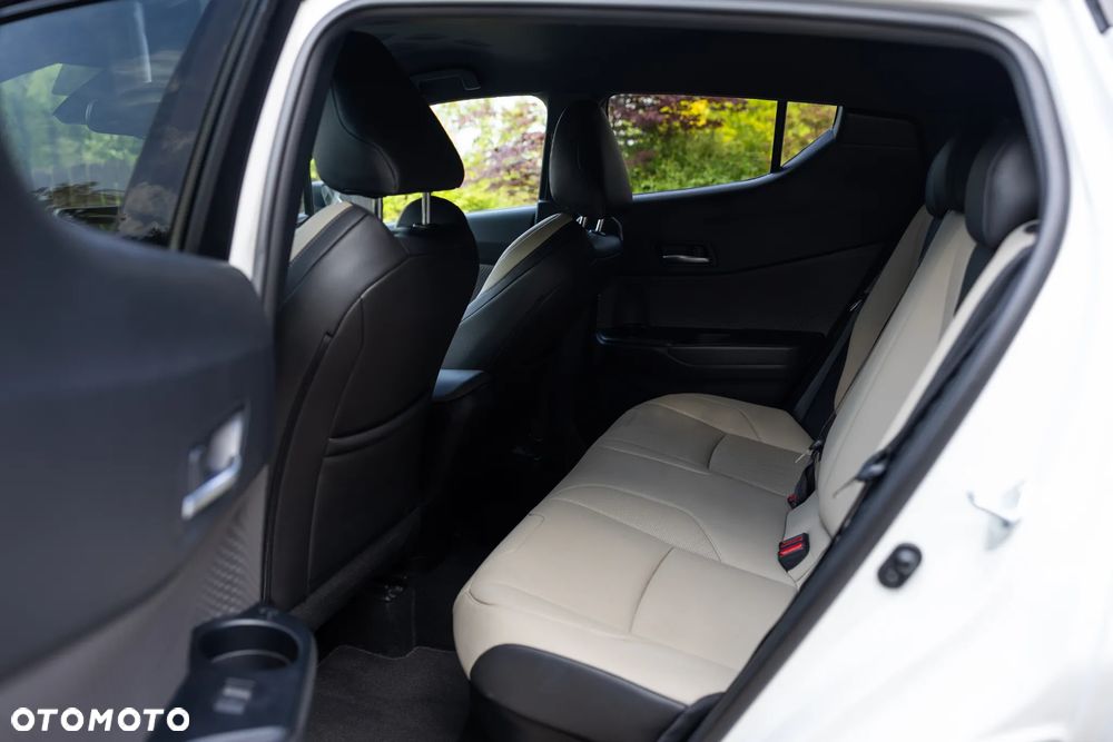 Toyota C-HR 2.0 Hybrid Executive - 16