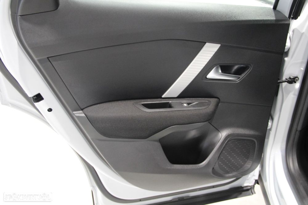 Citroën C4 X 1.2 Hybrid Plus e-DSC6 - 28