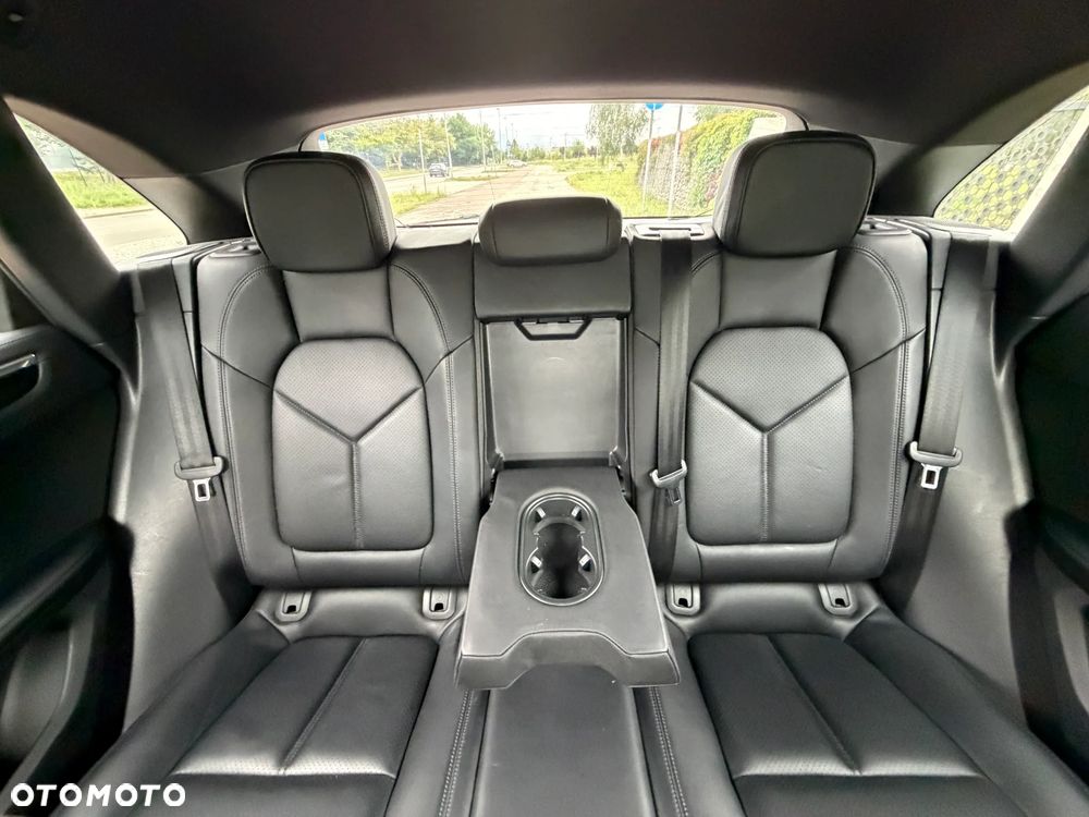 Porsche Macan - 33