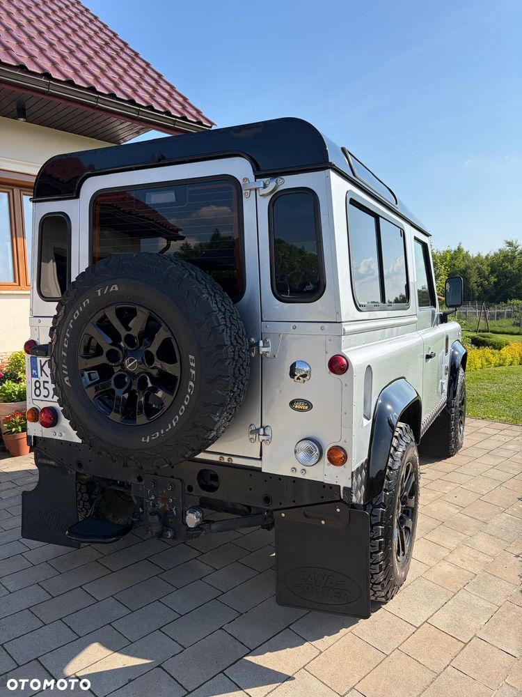 Land Rover Defender - 5