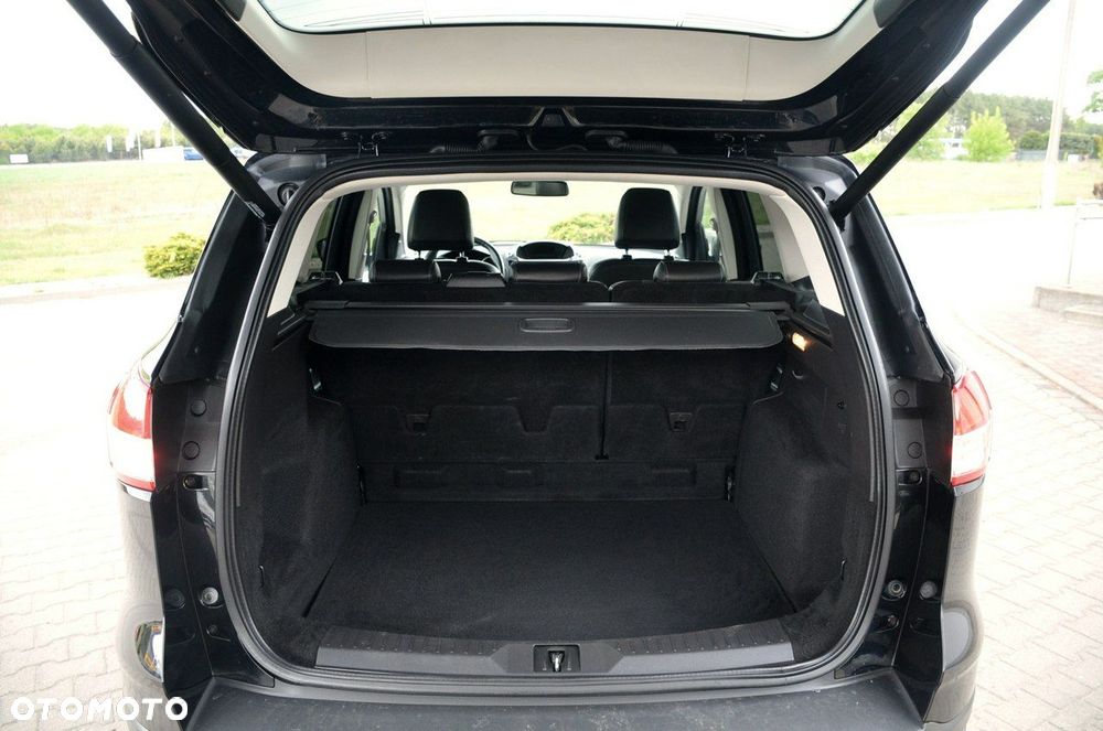 Ford Kuga - 28