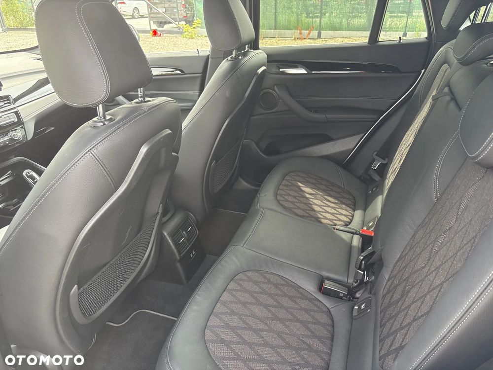 BMW X1 sDrive18d xLine - 11
