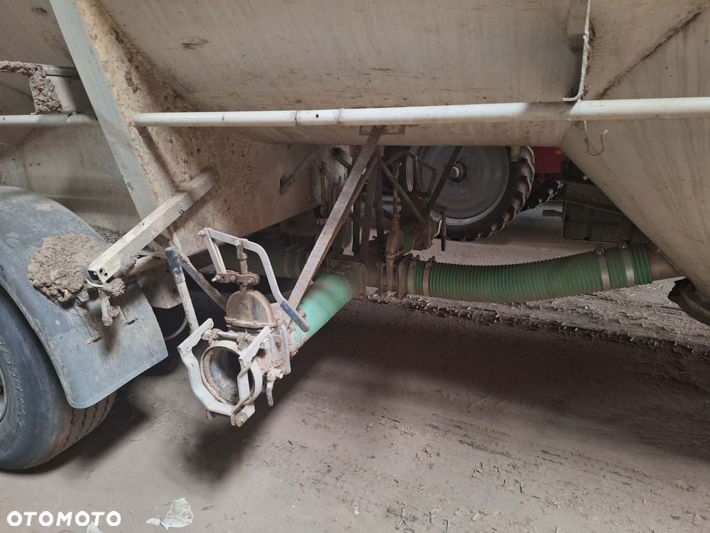 Volvo - 2