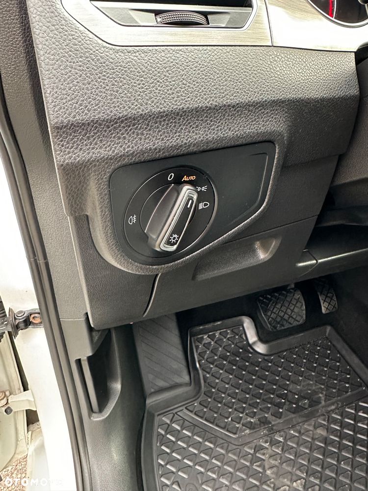 Volkswagen Golf - 22