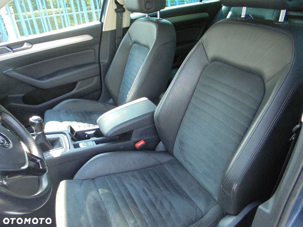 Volkswagen Passat Variant 2.0 TDI SCR BlueMotion Highline - 7